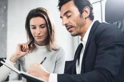 欠款诉讼流程是否需聘请律师代理?